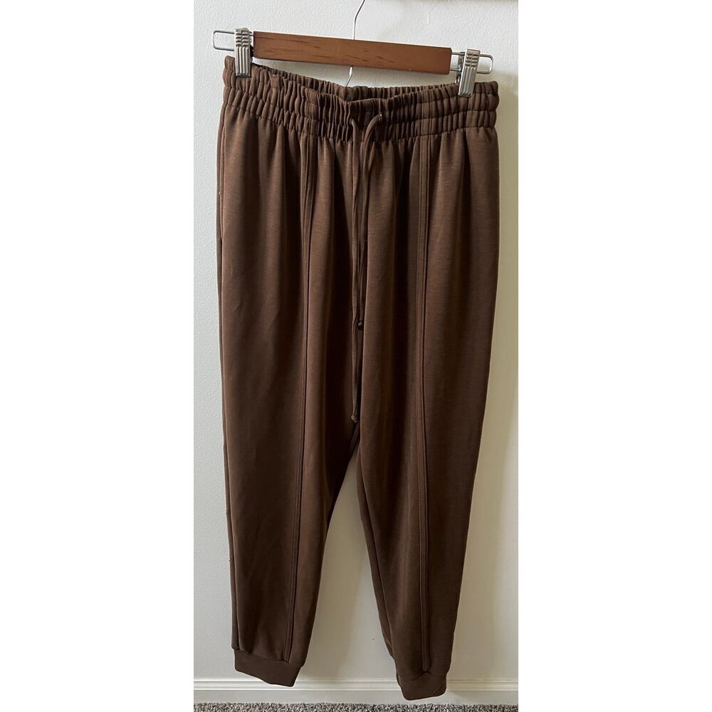 NUX yuki sleek fabric joggers women's size large